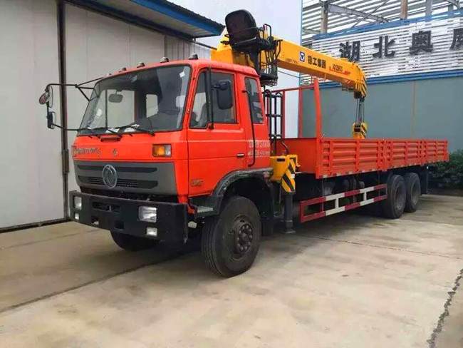 東風(fēng)153后八輪隨車吊