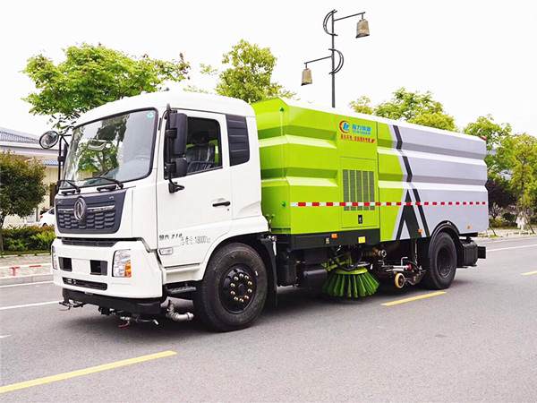 東風(fēng)天錦15方洗掃車