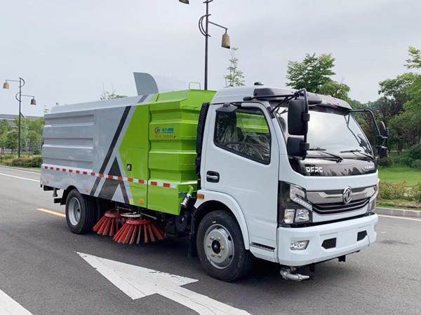 東風(fēng)凱普特8方掃路車