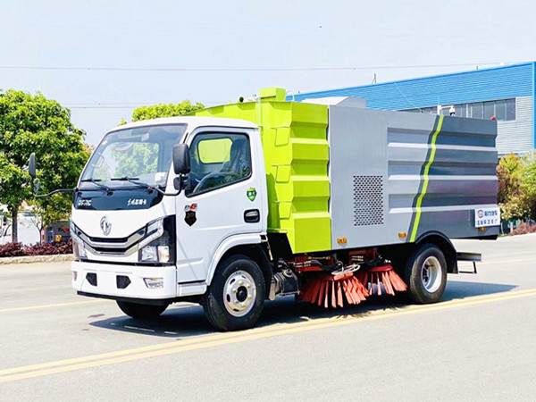 東風(fēng)多利卡6方掃路車