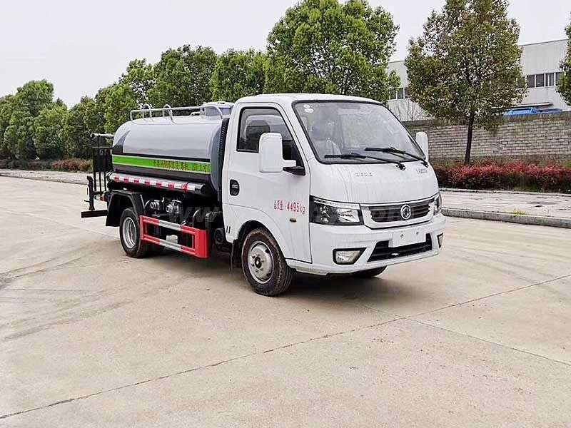 東風(fēng)途逸藍(lán)牌灑水車(chē)