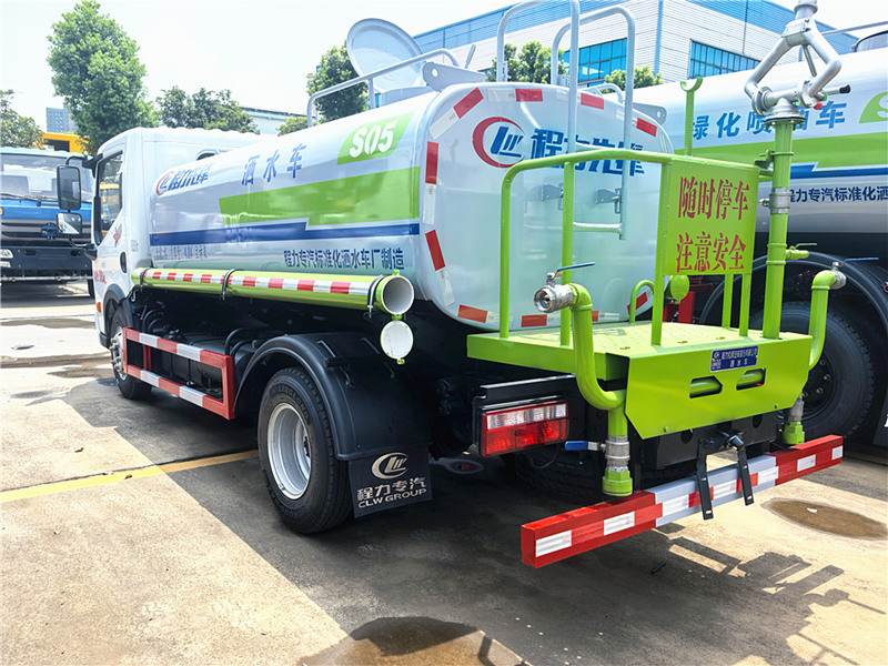 東風(fēng)多利卡5噸灑水車