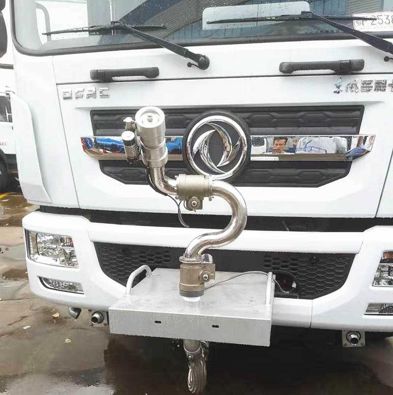 東風(fēng)D9灑水車加裝自動(dòng)水炮