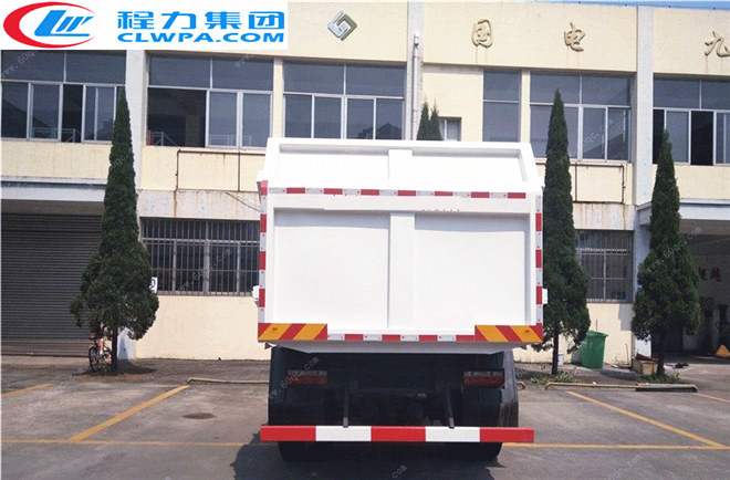 東風(fēng)專底對(duì)接式垃圾車